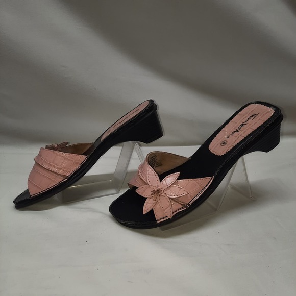 Vintage Thom McAn Pink Faux Croc with floral accent slip on low heel  6 - Picture 7 of 9
